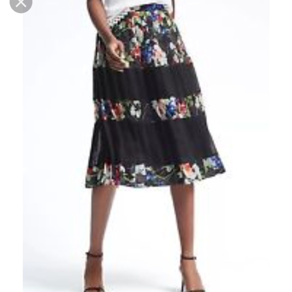 NWT! Banana Republic Midi Skirt, Size 8